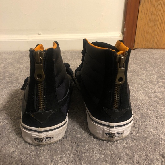 Vans - Picture 3 of 3